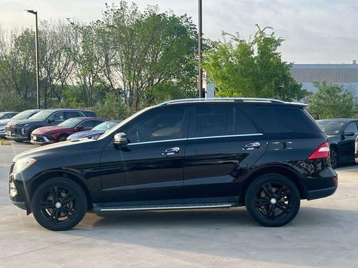 Obsidian Black Metallic 2014 Mercedes-Benz M-Class ML 350