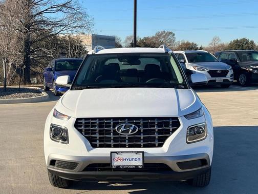 Lunar White 2026 Hyundai VENUE SEL