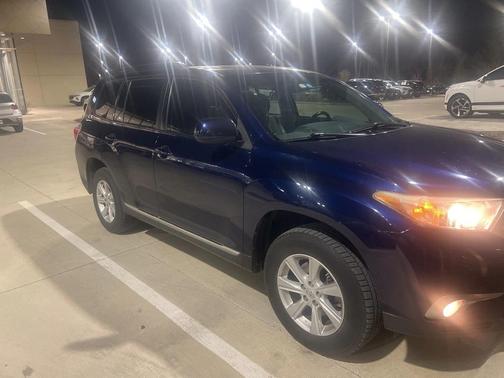 2011 Toyota Highlander SE
