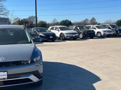 2025 Hyundai IONIQ 5 SEL