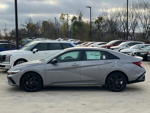 2026 Hyundai ELANTRA Sport