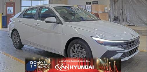 2024 Hyundai ELANTRA SEL