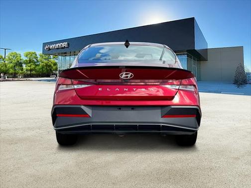 2025 Hyundai ELANTRA Sport