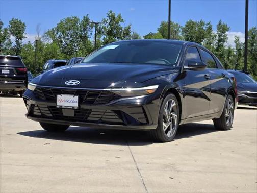 2025 Hyundai ELANTRA SEL