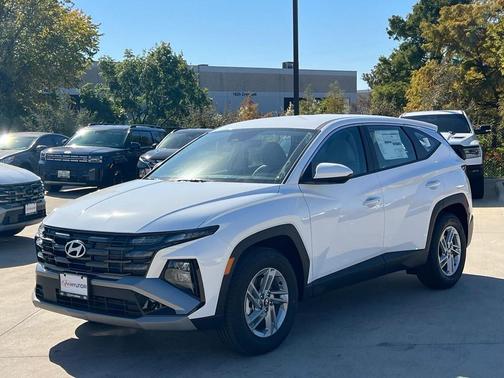 2026 Hyundai TUCSON SE