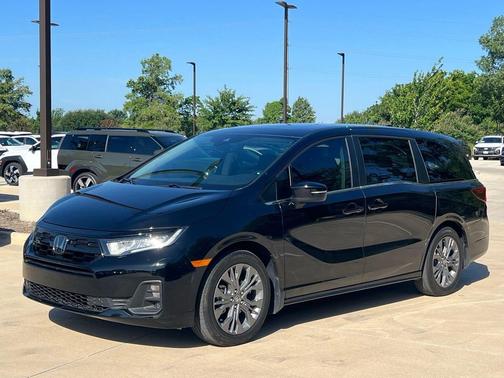 Crystal Black Pearl 2025 Honda Odyssey Touring