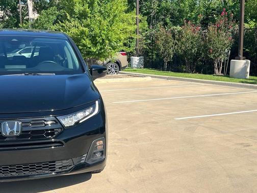 Crystal Black Pearl 2025 Honda Odyssey Touring
