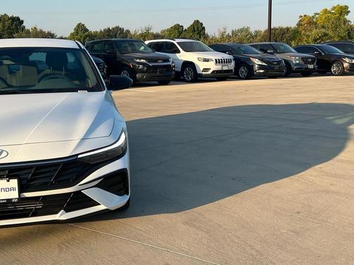 2025 Hyundai ELANTRA Sport