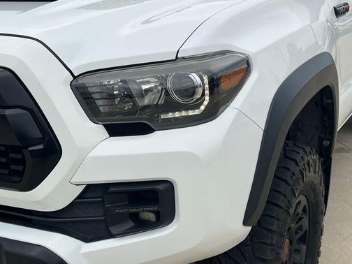 Super White 2019 Toyota Tacoma TRD Pro