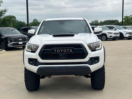 Super White 2019 Toyota Tacoma TRD Pro