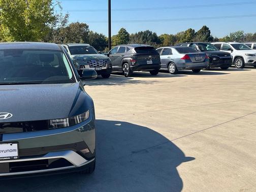 2026 Hyundai IONIQ 5 SE