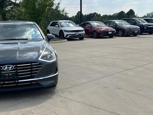 2023 Hyundai SONATA SE
