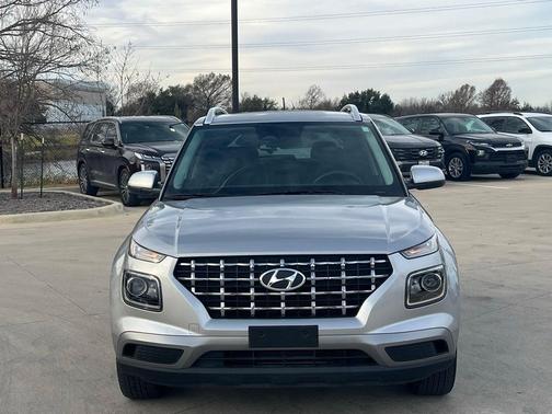 2024 Hyundai VENUE SEL