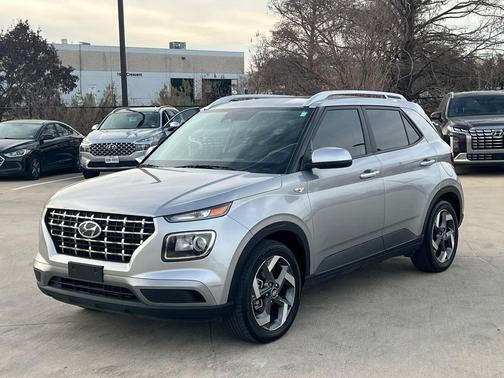 2024 Hyundai VENUE SEL