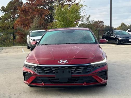 2025 Hyundai ELANTRA SEL