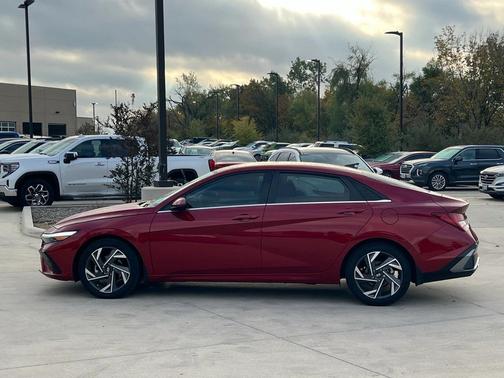 2025 Hyundai ELANTRA SEL