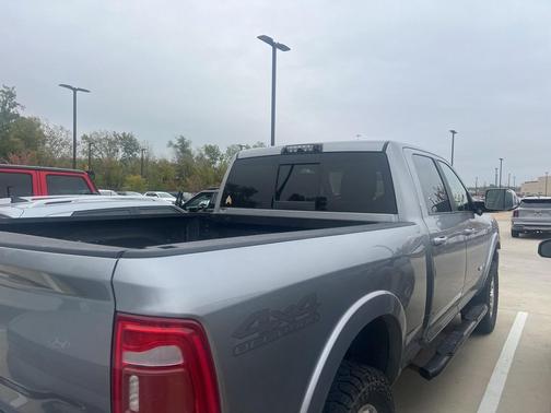 2019 RAM 2500 Laramie Crew Cab 4x4 6'4' Box
