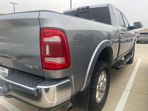 2019 RAM 2500 Laramie Crew Cab 4x4 6'4' Box