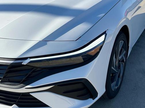 2025 Hyundai ELANTRA Sport