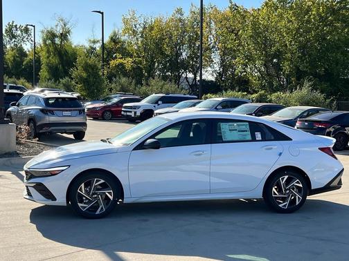 2025 Hyundai ELANTRA Sport