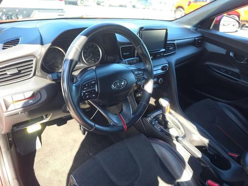 2019 Hyundai Veloster 2