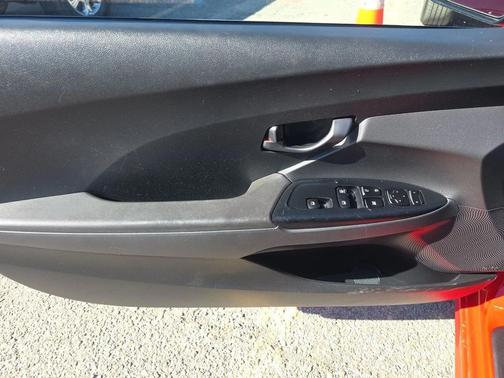 2019 Hyundai Veloster 2