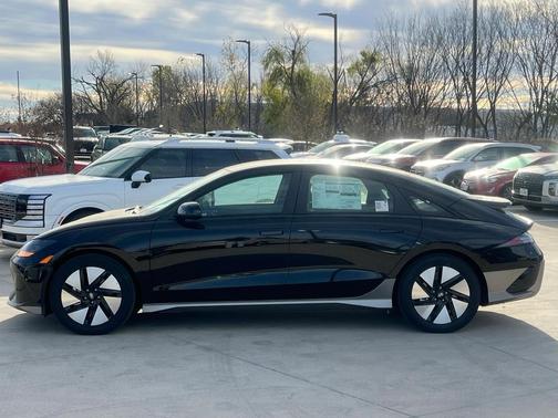 2025 Hyundai IONIQ 6 SE