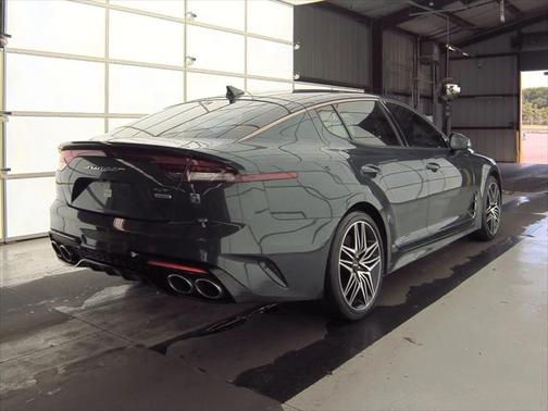 2022 Kia Stinger GT1