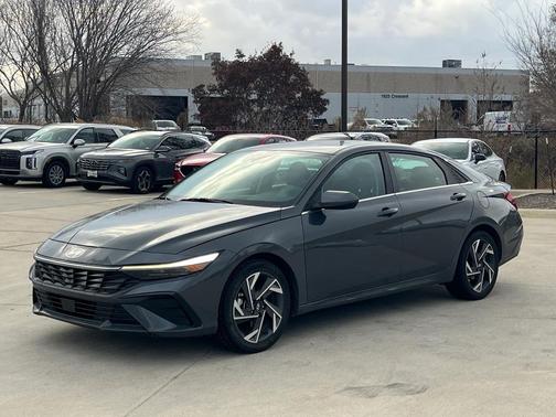 2025 Hyundai ELANTRA SEL