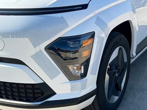 2025 Hyundai KONA EV SEL