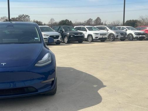 2023 Tesla Model Y Long Range Dual Motor All-Wheel Drive