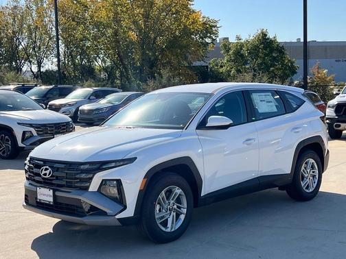 2026 Hyundai TUCSON SE