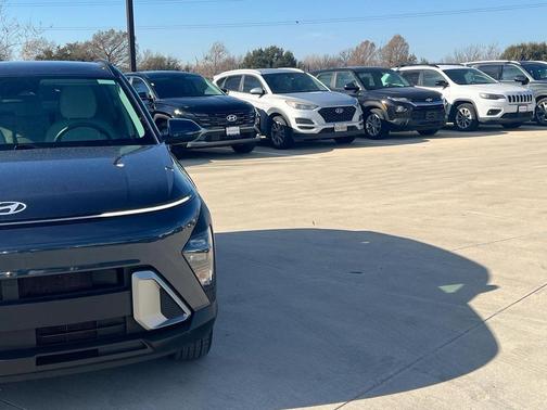 2025 Hyundai KONA SEL