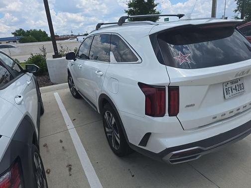 Snow White Pearl 2022 Kia Sorento Plug-In Hybrid SX