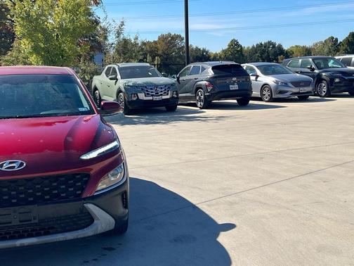 2023 Hyundai KONA SE