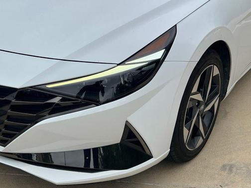 Ceramic White 2021 Hyundai ELANTRA HEV Limited