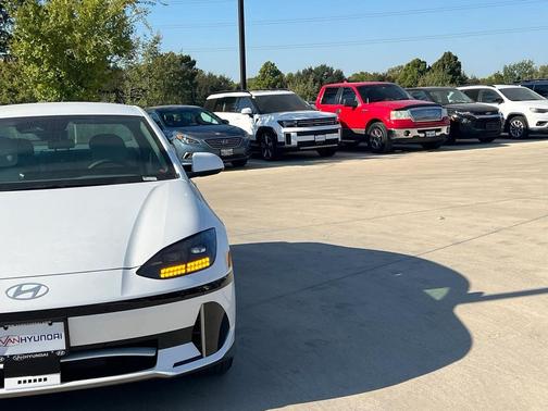 2025 Hyundai IONIQ 6 SEL