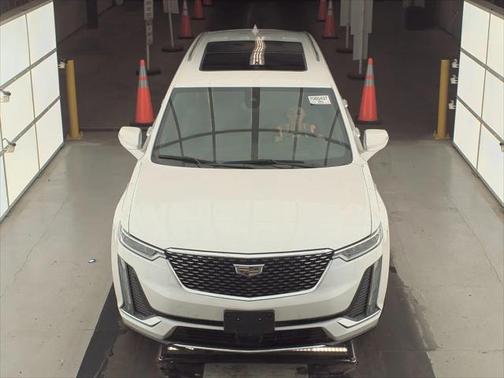 2022 Cadillac XT6 Premium Luxury FWD