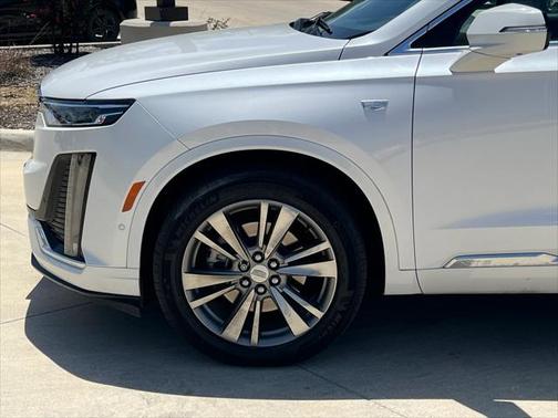 2022 Cadillac XT6 Premium Luxury FWD