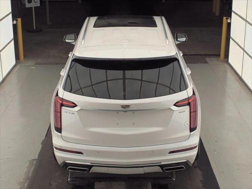 2022 Cadillac XT6 Premium Luxury FWD