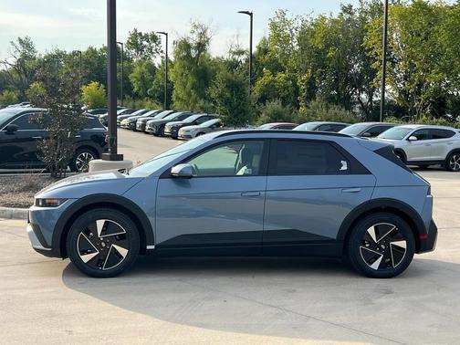 2025 Hyundai IONIQ 5 SEL