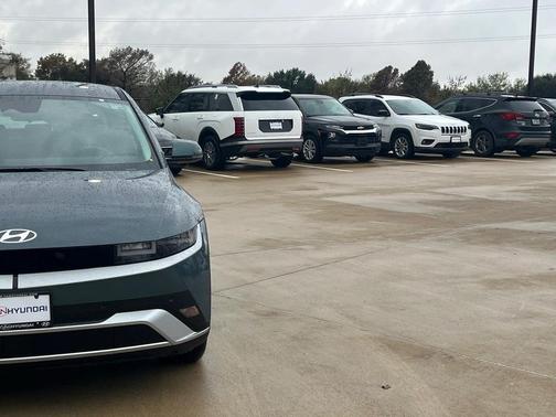 2026 Hyundai IONIQ 5 SE