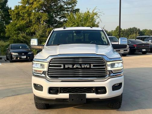 2023 RAM 2500 Laramie Crew Cab 4x4 6'4' Box