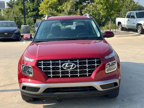 2024 Hyundai VENUE SEL