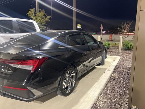 2024 Hyundai ELANTRA HEV Limited