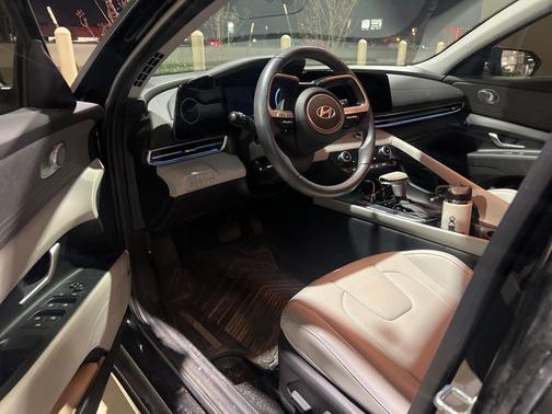 2024 Hyundai ELANTRA HEV Limited