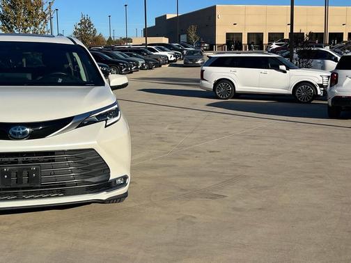 2021 Toyota Sienna Platinum