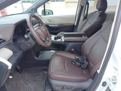 2021 Toyota Sienna Platinum