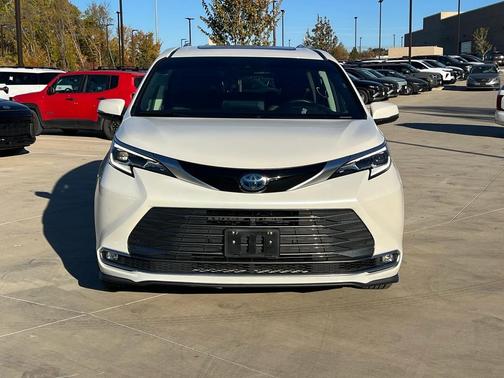 2021 Toyota Sienna Platinum