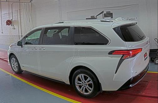 2021 Toyota Sienna Platinum